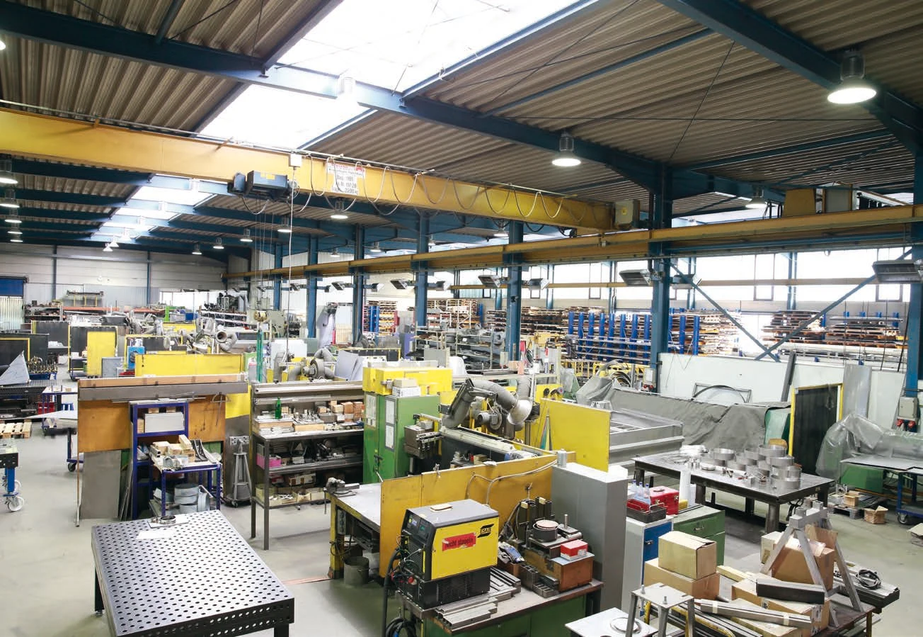 Blick in die Fertigungshalle von Duesing